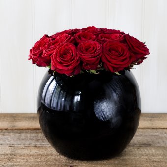 Grand prix roses in a black goldfish bowl vase - Sherree Francis Flowers 